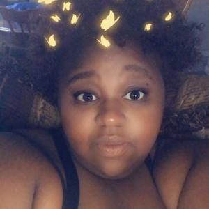 Meet your Posher, Kalinda